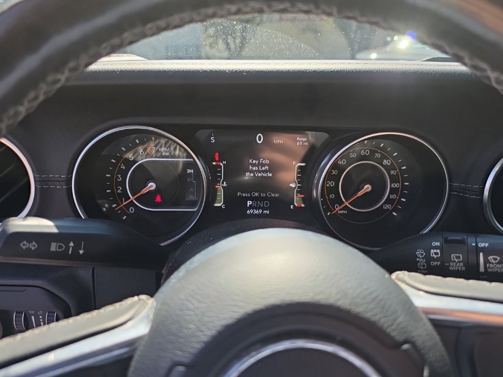 Used 2021 Jeep Wrangler Unlimited Sahara AWD/4WD image 28