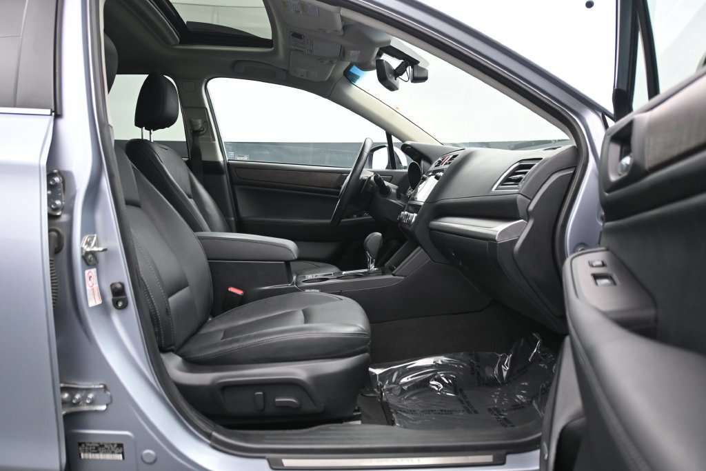 Used 2017 Subaru Outback 3.6R Limited AWD/4WD image 13