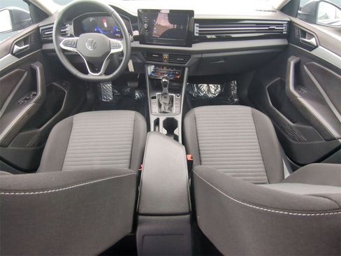 Used 2025 Volkswagen Jetta S image 21