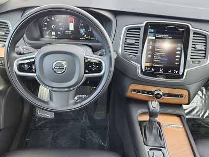 Used 2021 Volvo XC90 T6 Momentum w/ Climate Package