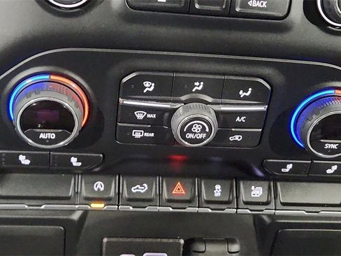 Used 2022 Chevrolet Silverado 1500 LT image 23