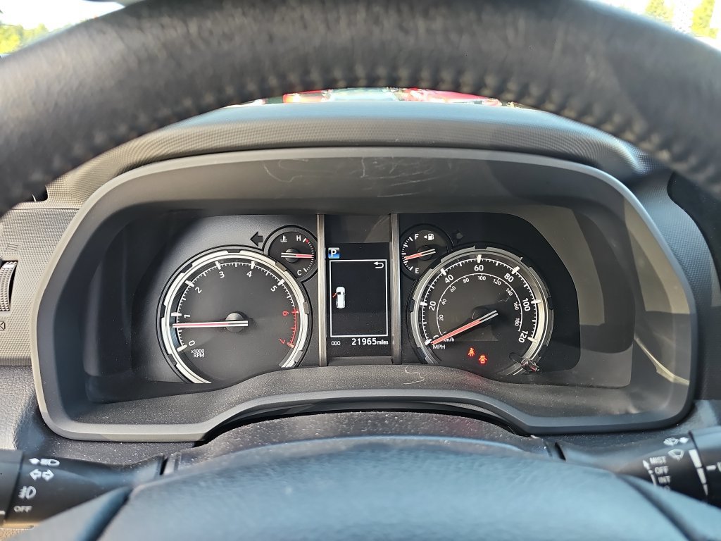 Used 2022 Toyota 4Runner TRD Off-Road Premium AWD/4WD image 25