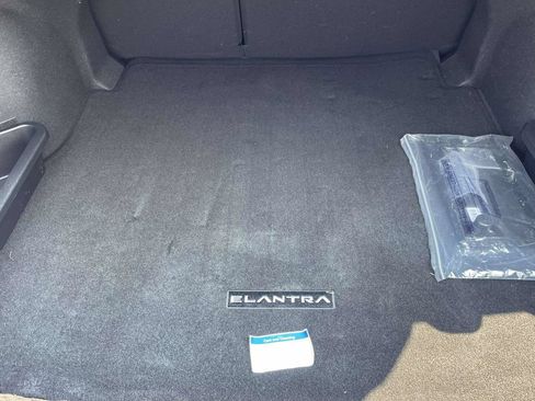 Certified 2025 Hyundai Elantra SEL FWD image 27