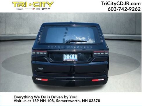 Used 2023 Jeep Grand Wagoneer Series III w/ Quick Order Packagew 28T image 4