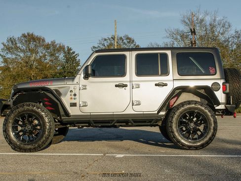 Used 2018 Jeep Wrangler Unlimited Sport S image 3