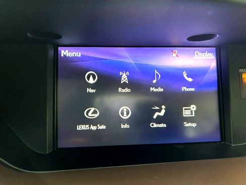 Used 2017 Lexus ES 300h image 37