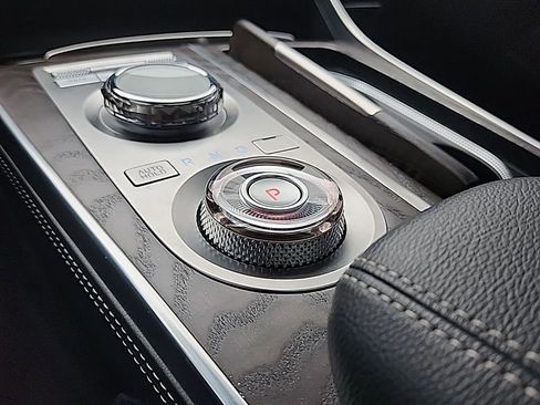 Used 2024 Genesis GV80 2.5T w/ Prestige Package image 19