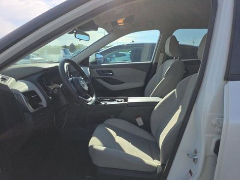 Used 2022 Nissan Rogue SV AWD/4WD image 6