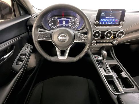 Used 2024 Nissan Sentra SV image 7