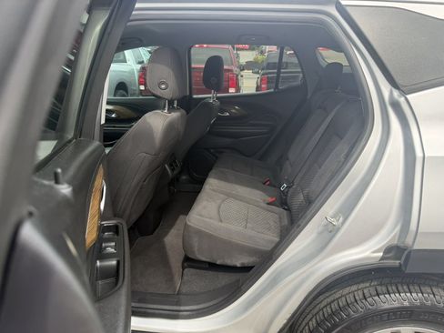 Used 2019 GMC Terrain SLE w/ Driver Convenience Package FWD image 11