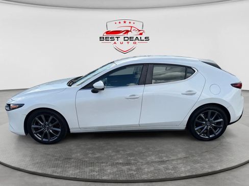 Used 2019 MAZDA MAZDA3 Hatchback FWD image 2