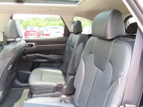 Used 2025 Kia Sorento SX AWD/4WD image 32