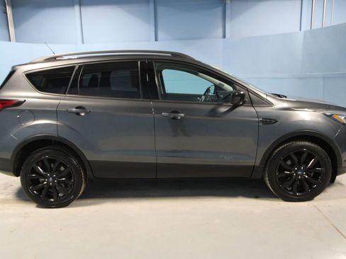 Used 2019 Ford Escape SE image 30