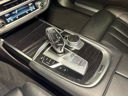 Used 2019 BMW 740i w/ M Sport Package image 19