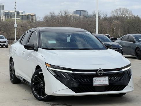 New 2026 Nissan Sentra SR w/ SR Premium Package FWD image 2