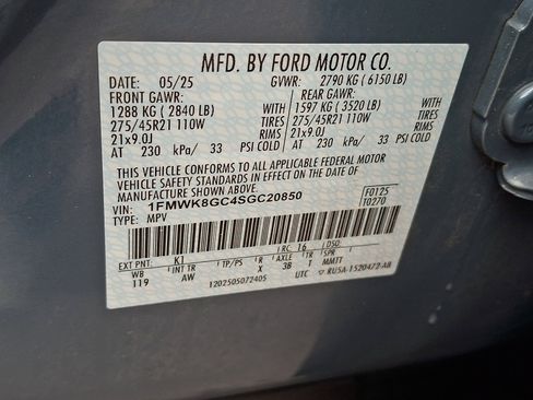 Used 2025 Ford Explorer ST AWD/4WD image 27