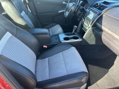 Used 2012 Toyota Camry SE image 21