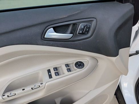 Used 2019 Ford Escape Titanium image 11