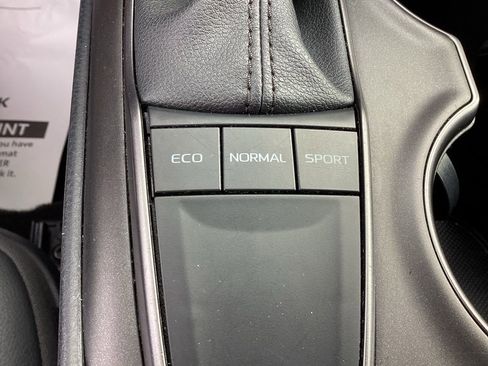 Used 2024 Toyota Camry SE image 27