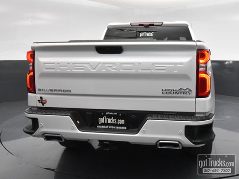 Used 2025 Chevrolet Silverado 1500 High Country image 6