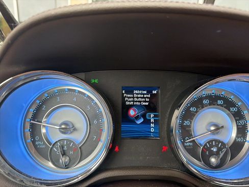 Used 2012 Chrysler 300 Limited w/ Luxury Group image 4