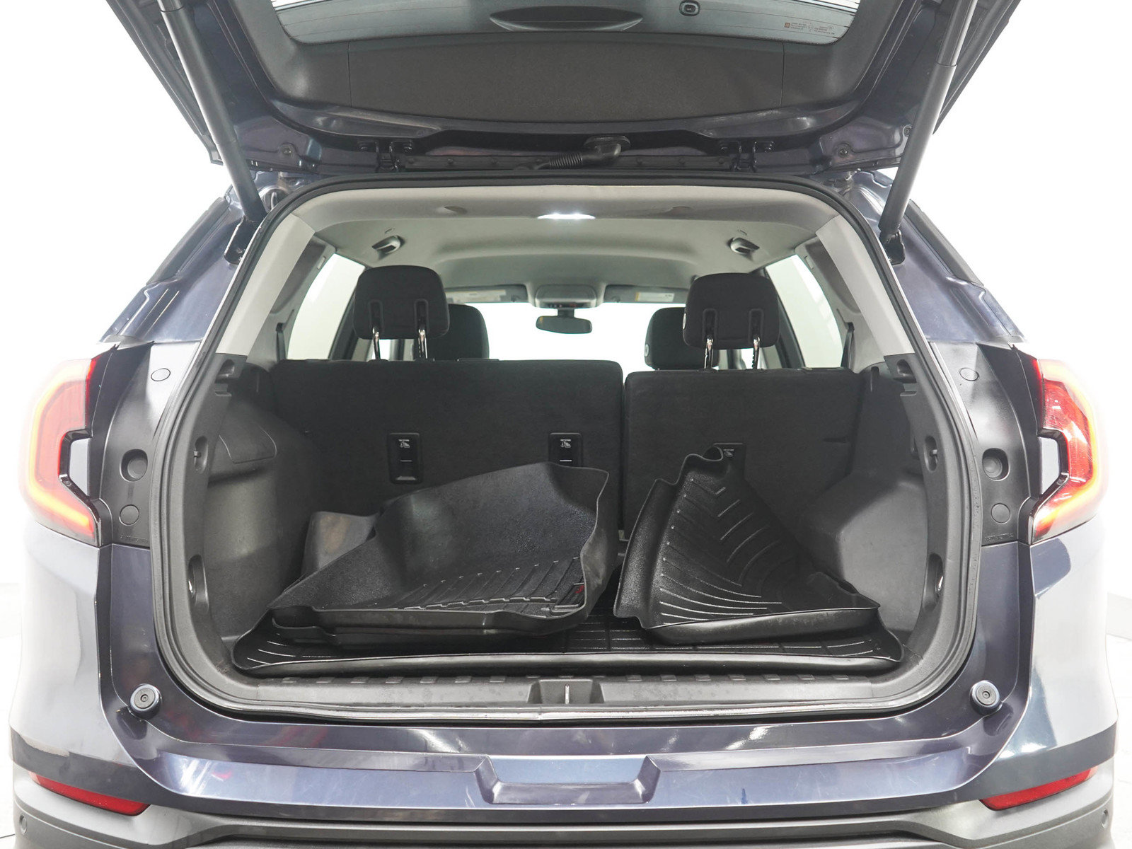 Used 2019 GMC Terrain SLE w/ Driver Convenience Package AWD/4WD image 17