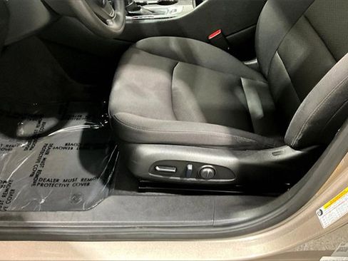 Used 2023 Chevrolet Malibu LT image 19