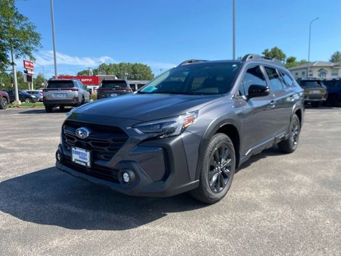 Used 2023 Subaru Outback Onyx Edition AWD/4WD image 3