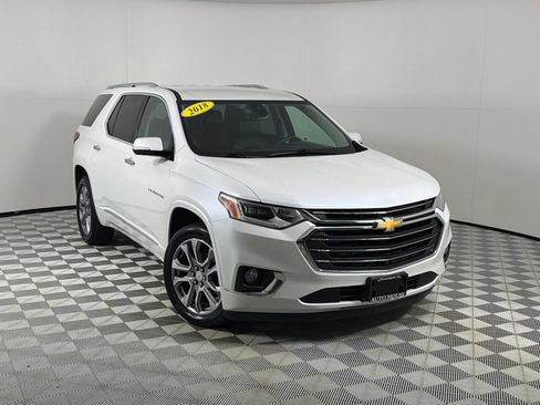 Used 2018 Chevrolet Traverse Premier w/ Driver Confidence II Package FWD image 2