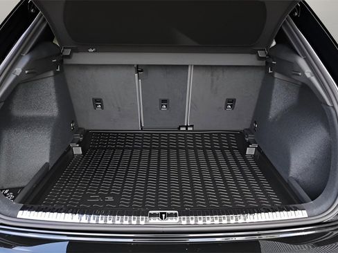 Used 2025 Audi Q3 2.0T Premium w/ Convenience Package image 17