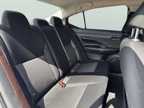 Used 2021 Nissan Versa SR image 43