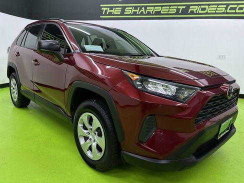 Used 2021 Toyota RAV4 LE AWD/4WD image 2