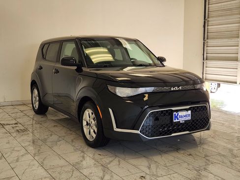 Used 2024 Kia Soul LX w/ Option Group 015 FWD image 3