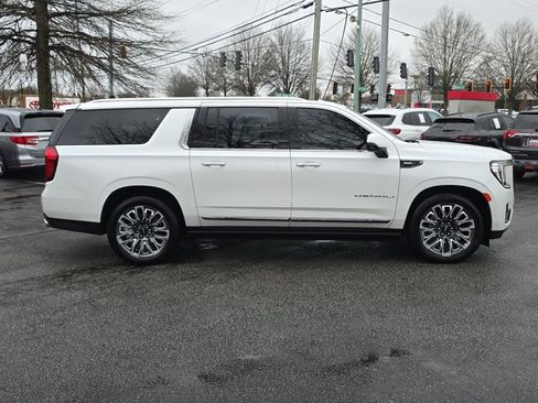 Used 2023 GMC Yukon XL Denali Ultimate image 4