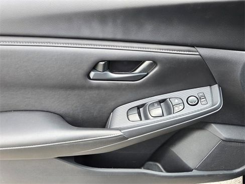 Used 2025 Nissan Sentra S w/ Lighting Package image 24