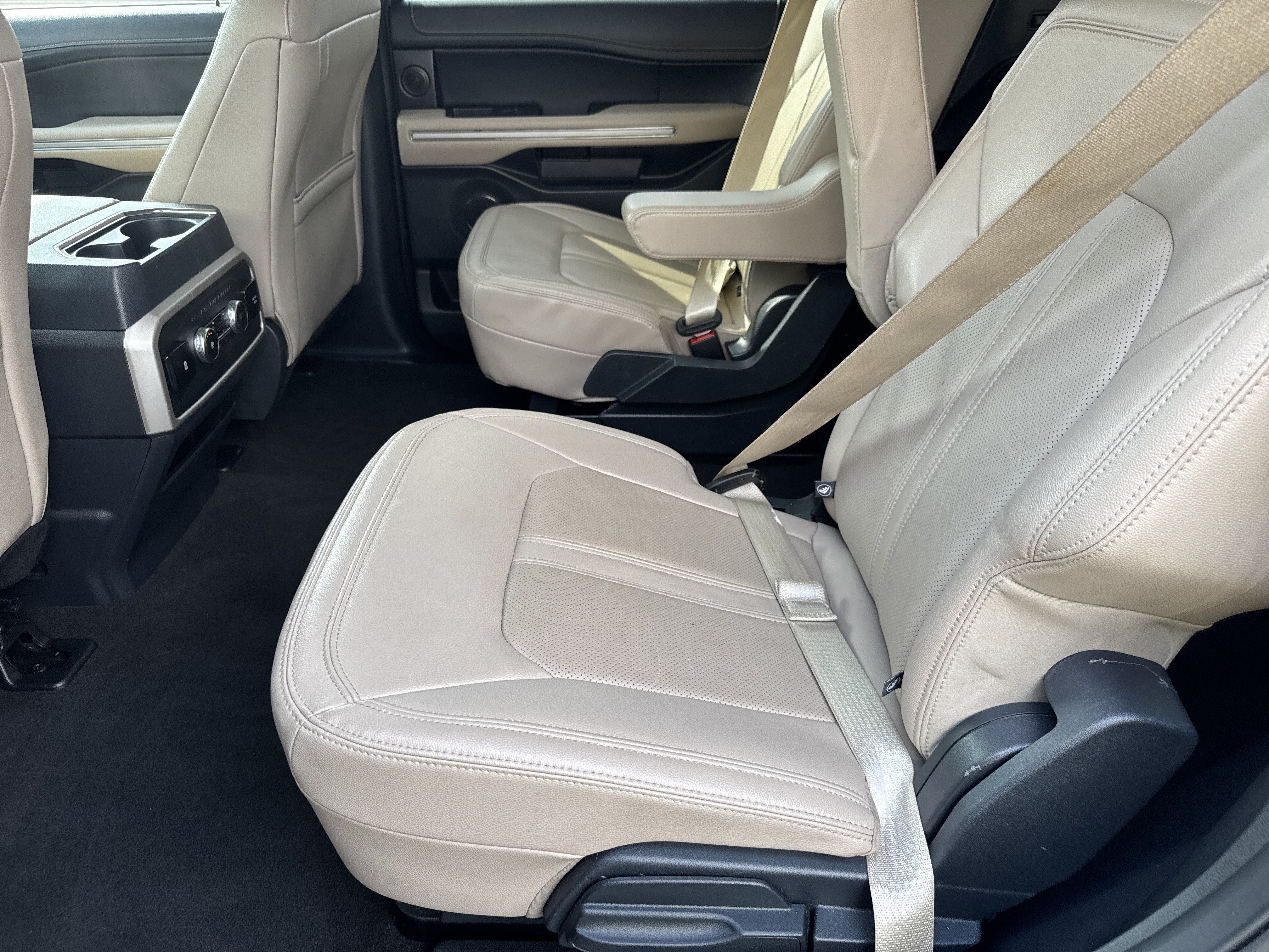 Used 2024 Ford Expedition Limited RWD image 11