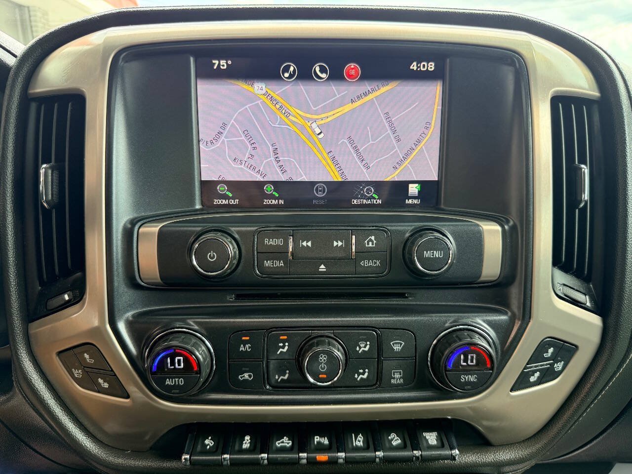 Used 2015 GMC Sierra 2500 Denali w/ Duramax Plus Package AWD/4WD image 28