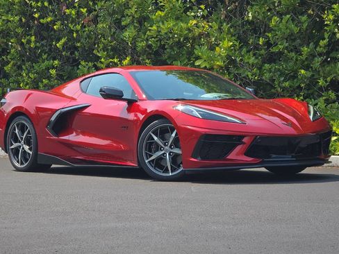 Used 2023 Chevrolet Corvette Stingray Preferred Cpe w/ Z51 Performance Package RWD image 2