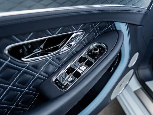 Used 2024 Bentley Continental GT Speed image 31