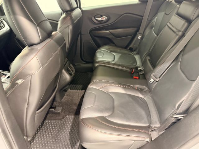 Used 2015 Jeep Cherokee Trailhawk w/ Comfort/Convenience Group AWD/4WD image 46