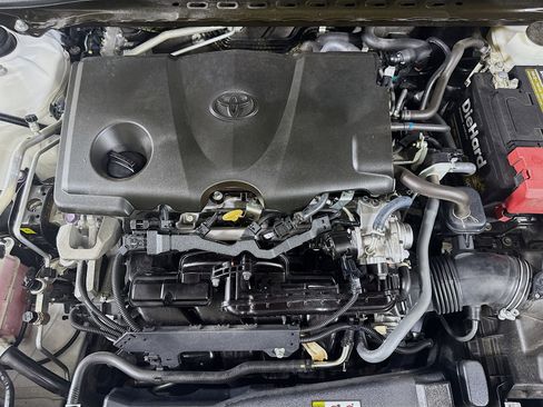 Used 2021 Toyota Camry LE FWD image 38