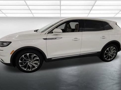 Used 2022 Lincoln Nautilus Reserve AWD/4WD image 3