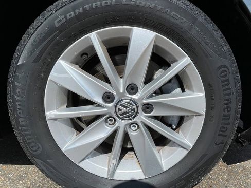 Used 2015 Volkswagen Golf SportWagen FWD image 14