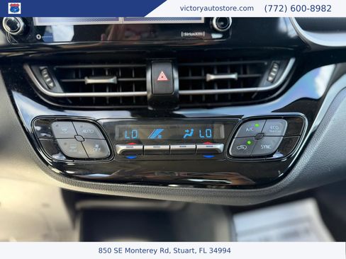 Used 2020 Toyota C-HR LE FWD image 35