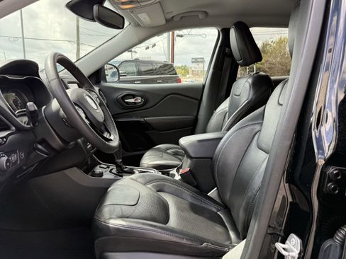 Used 2023 Jeep Cherokee Altitude Lux image 11