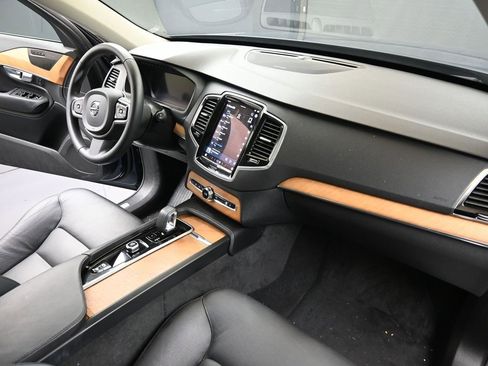 Certified 2024 Volvo XC90 B6 Plus w/ Protection Package Premier image 12