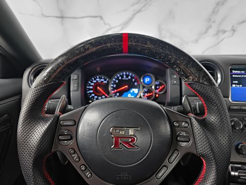 Used 2015 Nissan GT-R Premium image 35