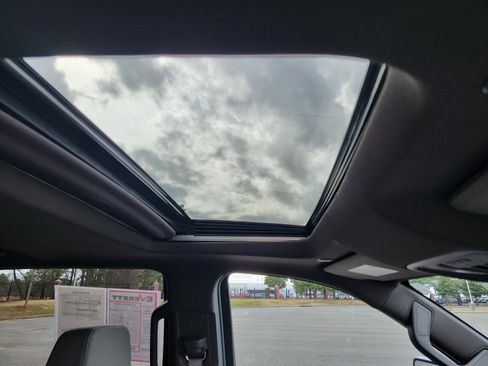 Used 2025 GMC Sierra 1500 SLT w/ SLT Premium Plus Package image 11