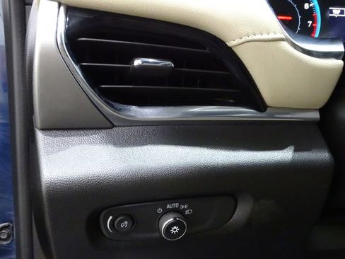 Used 2023 Chevrolet Traverse LS image 19