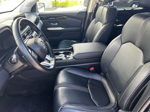 Used 2023 Honda Pilot Touring image 15